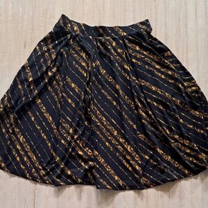 LuLaRoe Modest Elastic Waist Pockets A-Line Fit & Flare Skater Skirt (Fits S/M)